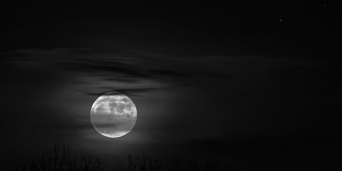 1920x1200 moonlight wallpaper - /scenic/wallpaper/moon/moonlight_wallpaper.jpg