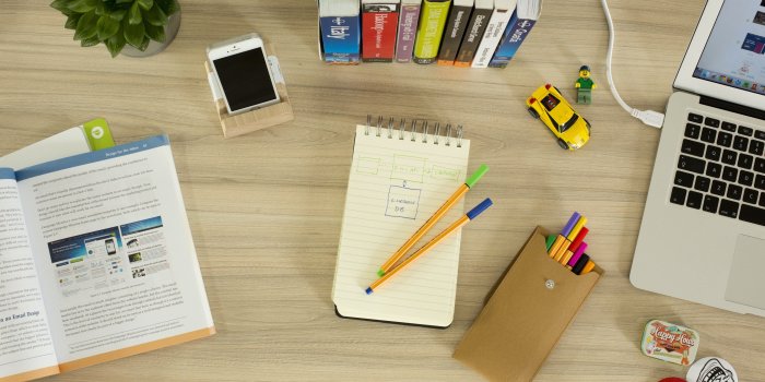 3840x2160 30+ Desk HD Wallpapers and Backgrounds