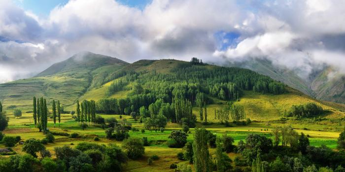 3840x2160 Free Green Mountain Valley ChromeBook Wallpaper Ready For Download