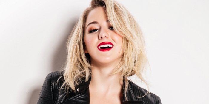 3840x2560 2637019 3840x2560 chloe lukasiak 4k hi resolution desktop wallpaper