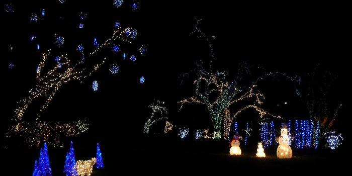 2011x1200 Christmas Desktop Wallpaper for Mac, Windows, and Linux