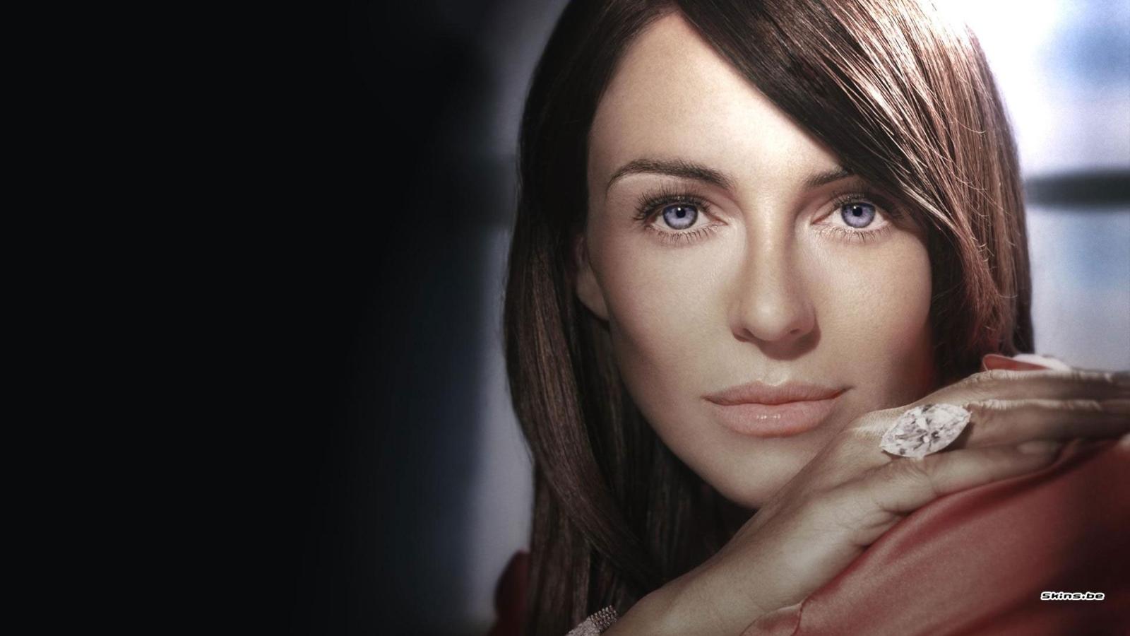 1920x1080 Free download Elizabeth Hurley desktop wallpaper download in