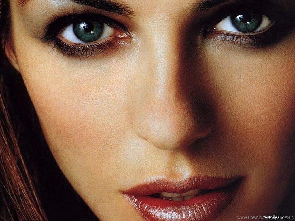 1024x768 Download Standart 4:3 1024x768 - Elizabeth Hurley Wallpaper