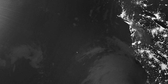 1125x2436 mt96-space-light-sun-huawei-background-nature-art-dark-bw-wallpaper