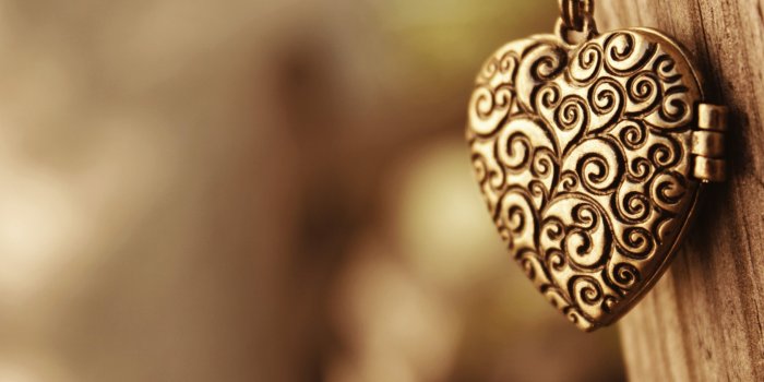 2560x1600 Locket Wallpapers