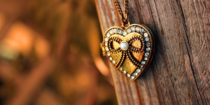 2880x1800 Locket Wallpapers