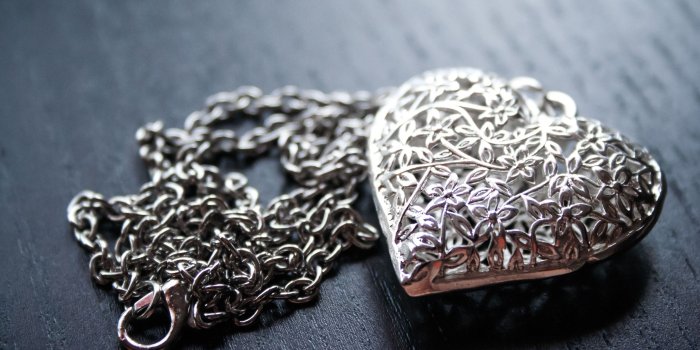 3248x2248 silver chain necklace with heart pendant free image | Peakpx