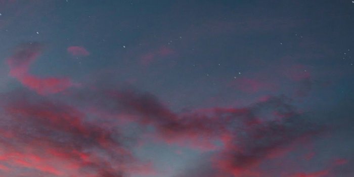 900x1600 Red cloud in the night sky | Wallpapers | Милые обои, Обои для