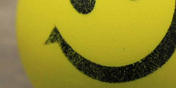 1080x1920 Smiley Wallpapers for Android - APK Download