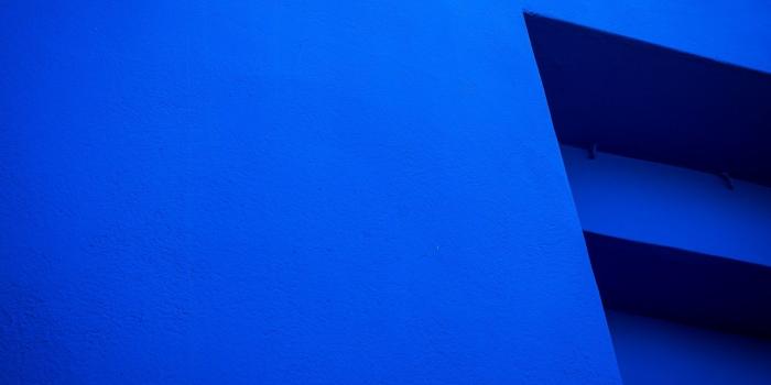 1620x1215 Photo by Mika via unsplash | wallpaper, background, wall, blue