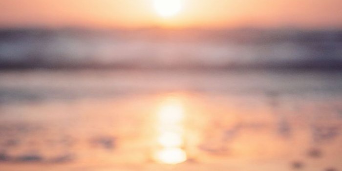 736x1308 24 Wallpapers To Style Your New Gold iPhone Xs | Preppy Wallpapers