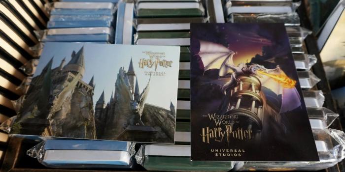 2000x1124 Wizarding World of Harry Potter merchandise - complete guide to