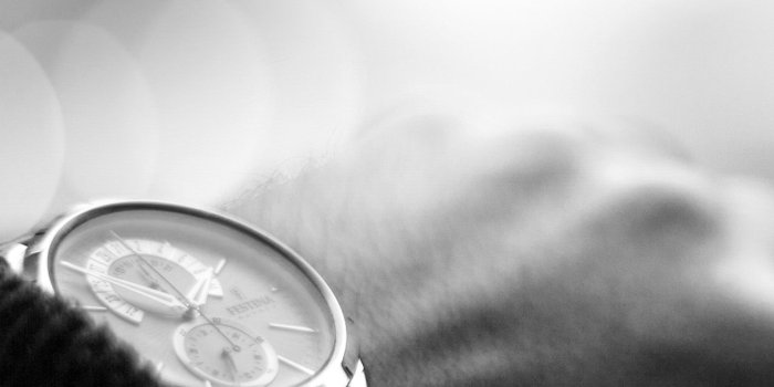 1242x2208 iPhone7papers.com | iPhone7 wallpaper | mv83-driving-car-hand-watch