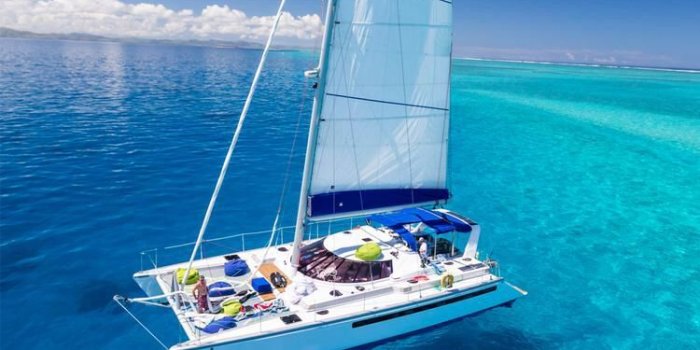 750x1334 Alyssa Clark on Beach/Ocean wallpapers in 2019 | Sailing