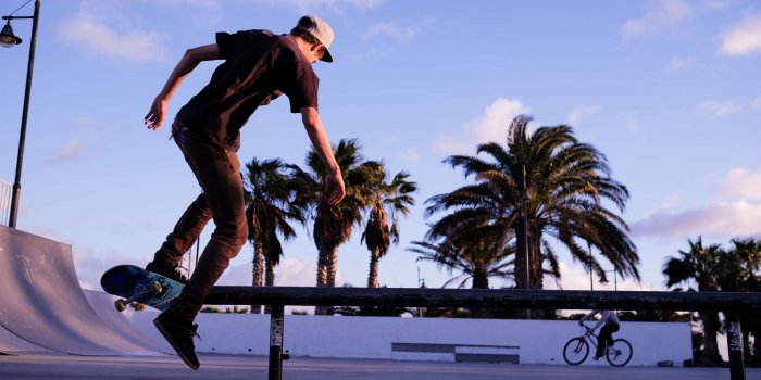 3840x2160 3047257 3840x2160 lifestyle, park, skateboard, skateboarder