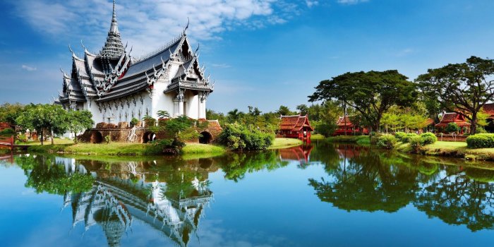 1920x1200 Temple Lake Scenery Thailand wallpapers | Temple Lake Scenery