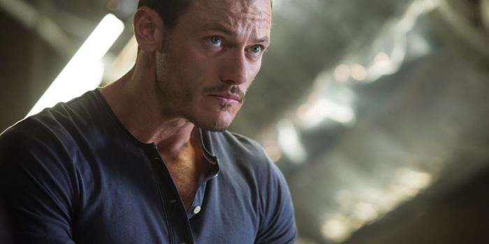 1920x1280 Luke Evans HD Wallpapers