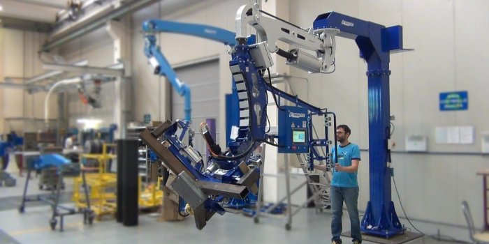 2560x1440 Electric manipulator / pillar / ergonomic / with electronic control FAMATEC