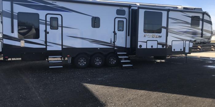 1600x1200 2019 Keystone Fuzion 429