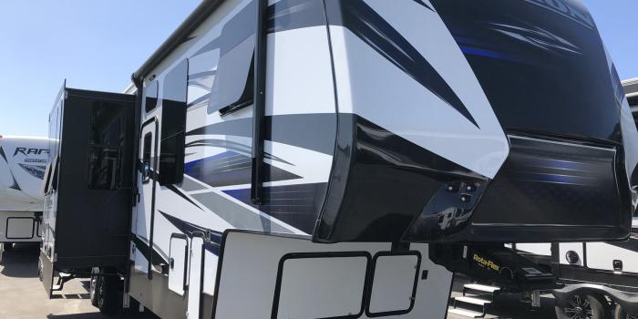 1600x1200 2019 Keystone Fuzion 373