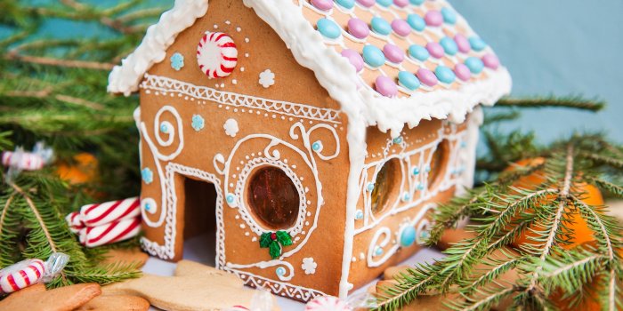 3840x2400 Wallpaper Gingerbread house New year Food Cookies Branches 3840x2400