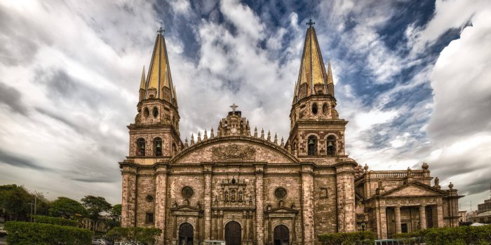 2497x1400 Finding my Roots in Guadalajara, Mexico | USC American Language