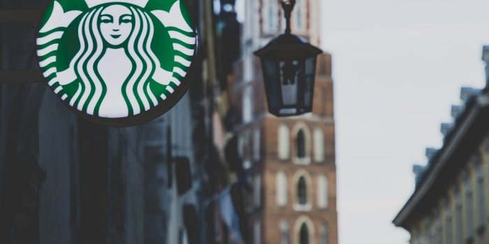 1000x1500 500+ Starbucks Pictures | Download Free Images on Unsplash