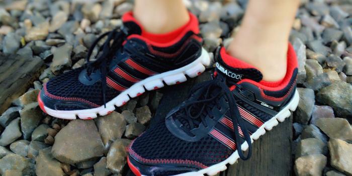 3111x2073 red black and white adidas running shoes free image | Peakpx