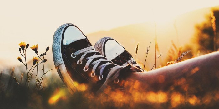 1920x1200 Converse Wallpapers - Converse Shoes With Black Background (#732714