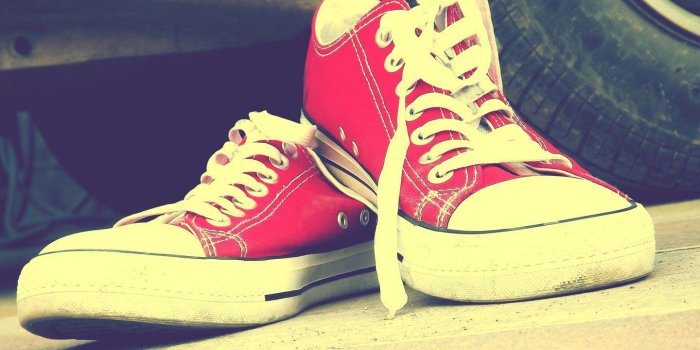 1440x900 Red Converse Shoes Wallpaper – Download and use this free wallpaper