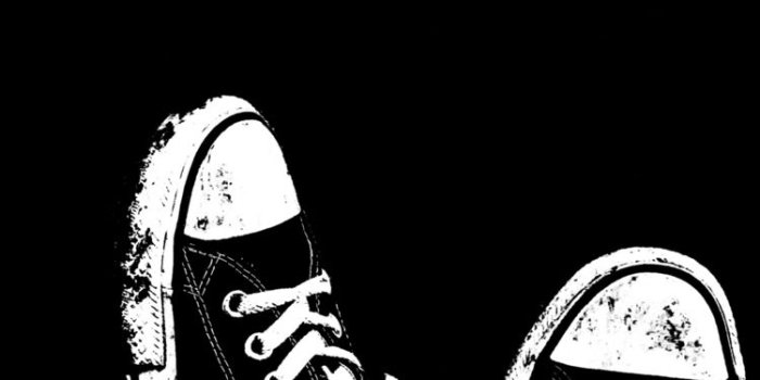 750x1334 Converse Shoes iPhone Wallpaper HD
