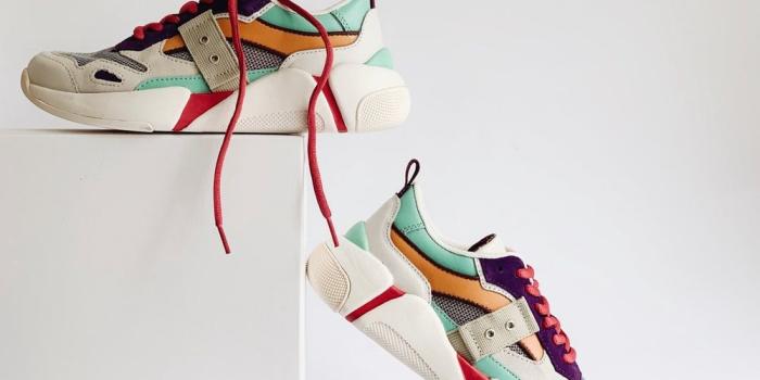 1000x1251 500+ Sneaker Pictures | Download Free Images on Unsplash