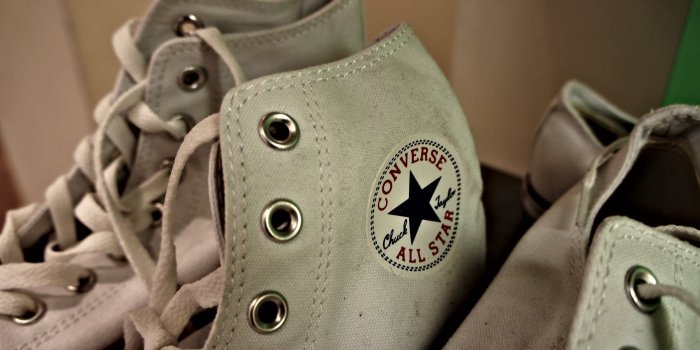 1920x1200 Download wallpaper 1920x1200 converse, sneakers, old, laces, shoes