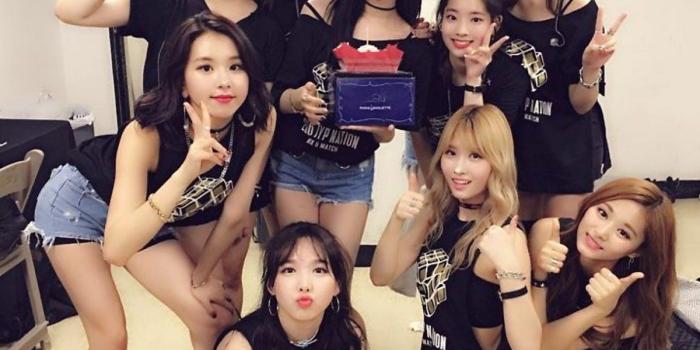 1200x1184 Here's Which Phones Your Favorite K-Pop Idols Are Using