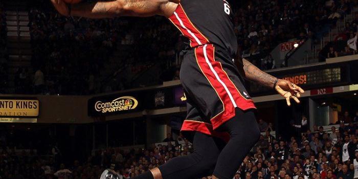 750x1334 LEBRON JAMES DUNK NBA SPORTS ART BASKETBALL WALLPAPER HD IPHONE