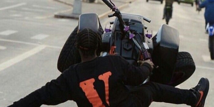 750x1334 Vlone wallpaper | Playboi Carti in 2019 | Rap wallpaper, Mac