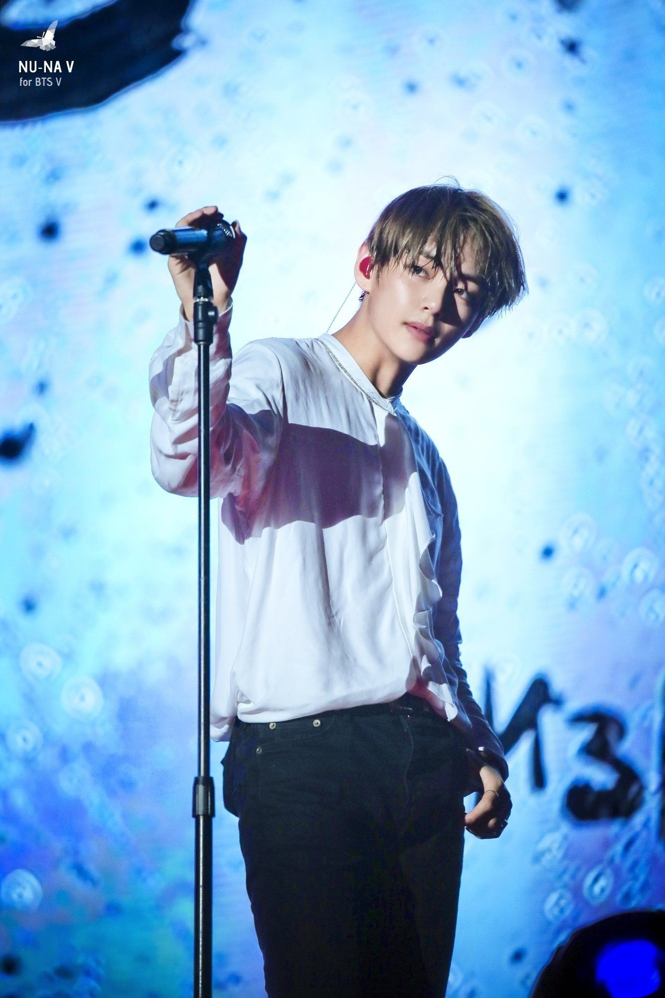 1333x2000 Full Hd Bts V Kpop Fake Love Wallpaper - Kim Taehyung Hot (#453323