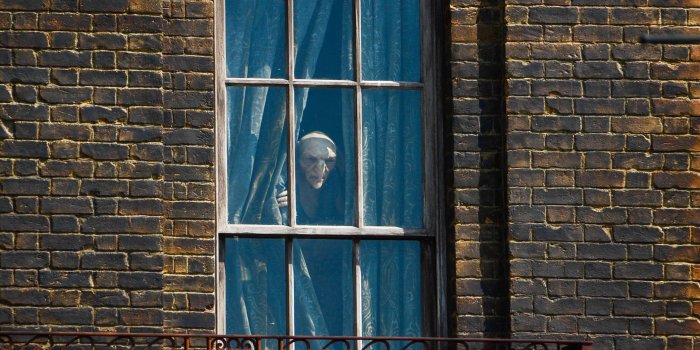 2087x1382 WDWINFO-Harry-Potter-Diagon-Alley-Grimmauld-Place-006 | DIS Blog