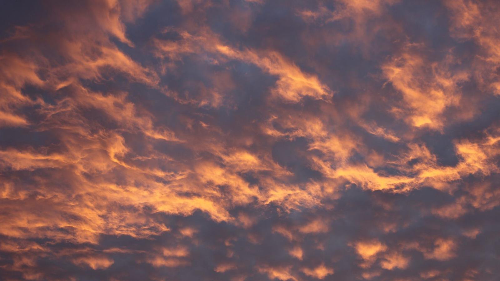 2048x1152 Download wallpaper 2048x1152 sky, clouds, evening, pink, yellow
