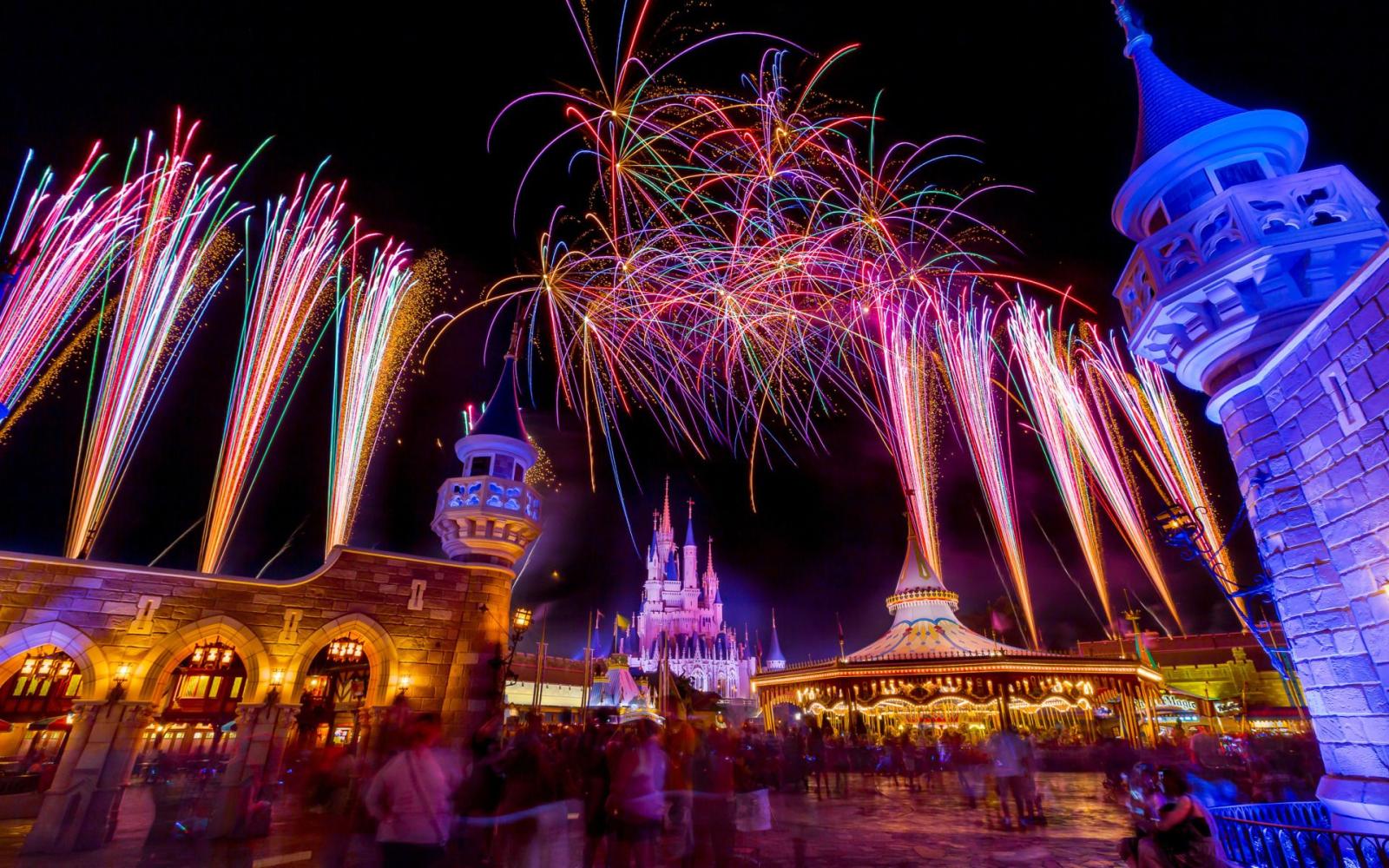 1919x1200 Fireworks, Magic Kingdom, Cinderella's Castle, Walt Disney World