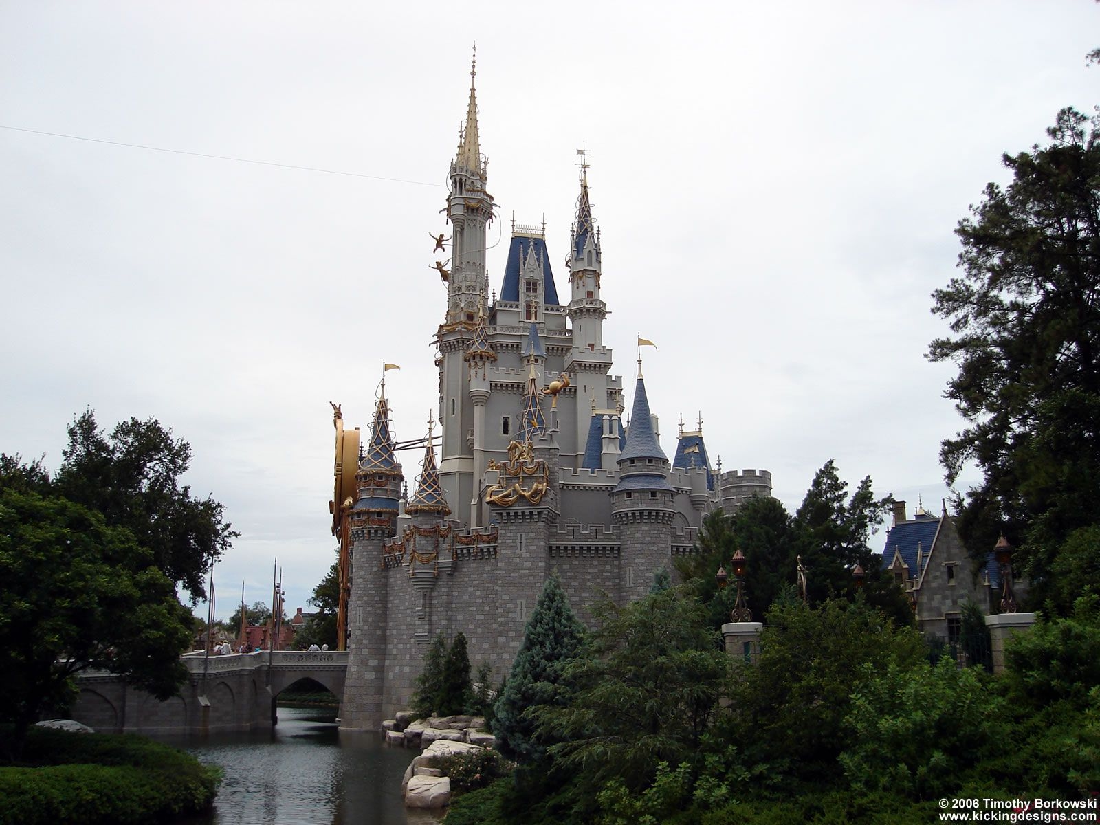 1600x1200 Disney World Magic Kingdom - Desktop Wallpaper - 1600 x 1200