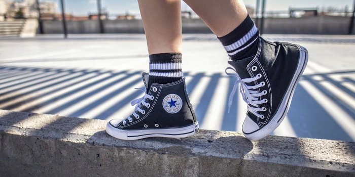 1332x850 Wallpaper road, feet, sneakers, socks, converse, converse images for