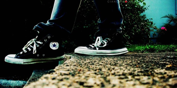 2000x1186 Converse shoes wallpaper Gallery