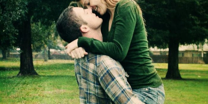 850x1274 Free download Sweet Couple Wallpaper For Mobile [850x1274] for your