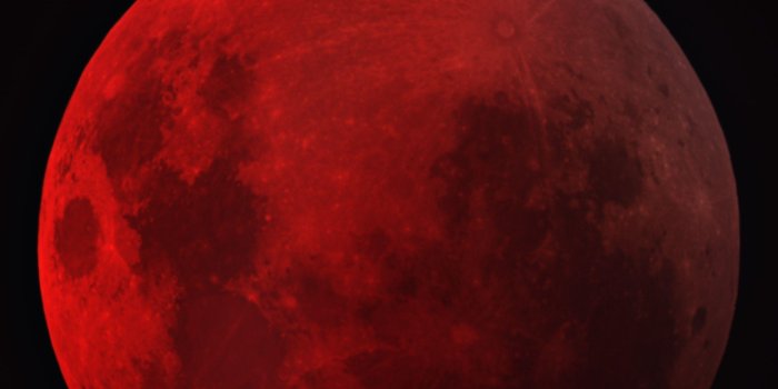 2520x2004 Red Moon Wallpapers