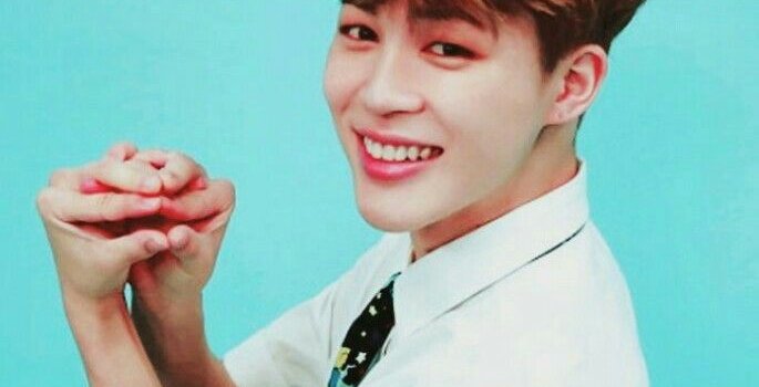 685x1222 PARK JIMIN wallpaper uploaded by @golden_maknae_kookie_bts