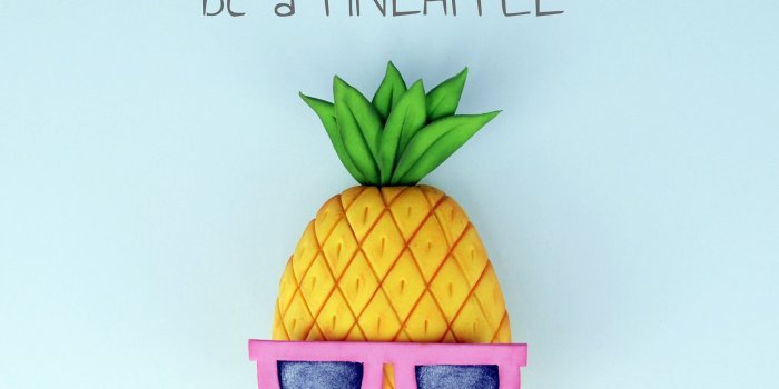 2000x2000 Rose Gold Pineapple Wallpaper - Pineapple Inspirational Quotes