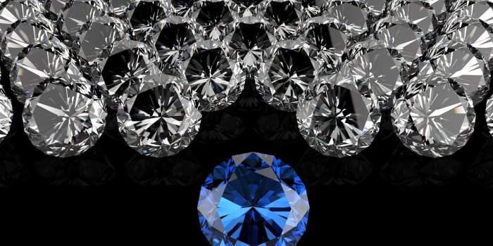 1332x850 Wallpaper PEBBLES, DIAMONDS, THE DARK BACKGROUND, BLUE DIAMOND
