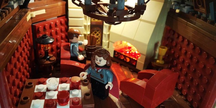 1024x768 Gryffindor Common Room | Hermione Granger and Seamus