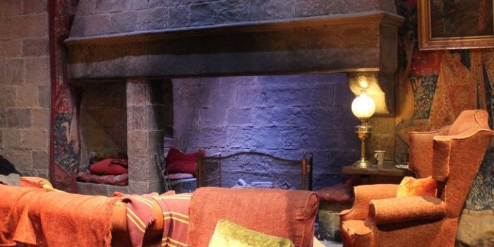 730x1095 Gryffindor Common Room by X-x-Magpie-x-X